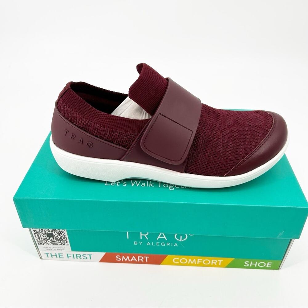NWB Algeria Traq Wine Waves Sneakers Comfort Shoes Size 8.5